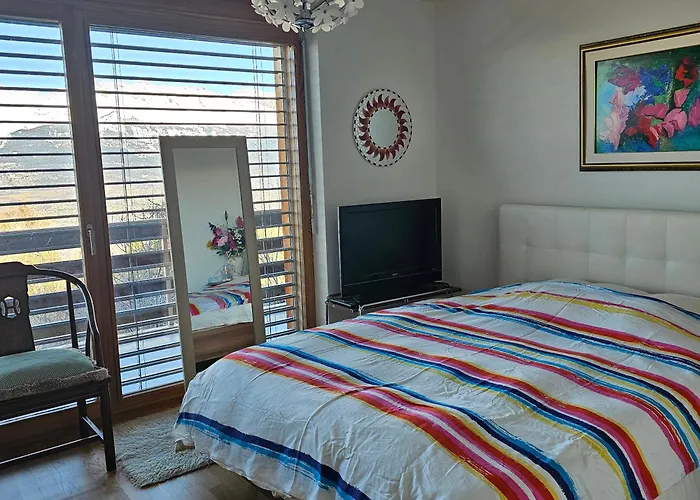 Meublé à Louer à Casa de hóspedes Nax