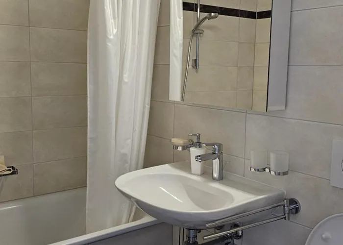 Meublé à Louer à 4* Nax